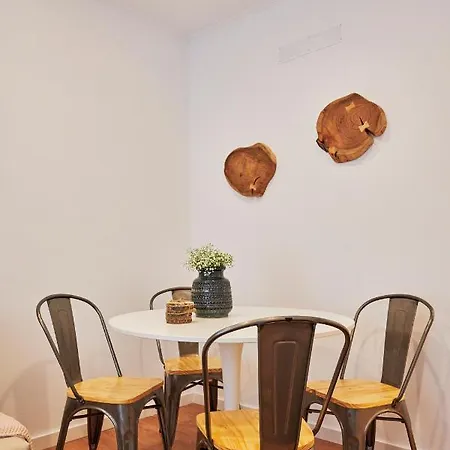 Belem Light Filled With Patio, By Timecooler Apartment *