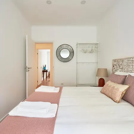 Apartamento Belém Light Filled With Patio, By Timecooler Lisboa