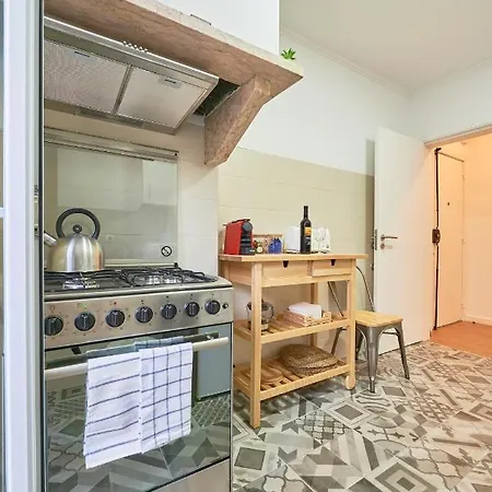 Belem Light Filled With Patio, By Timecooler Apartment