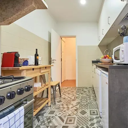 Belém Light Filled With Patio, By Timecooler Appartement *