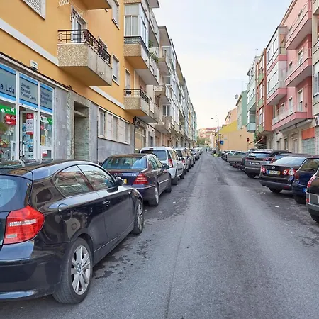 Belém Light Filled With Patio, By Timecooler Lisboa