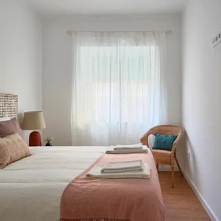 Belém Light Filled With Patio, By Timecooler Appartement