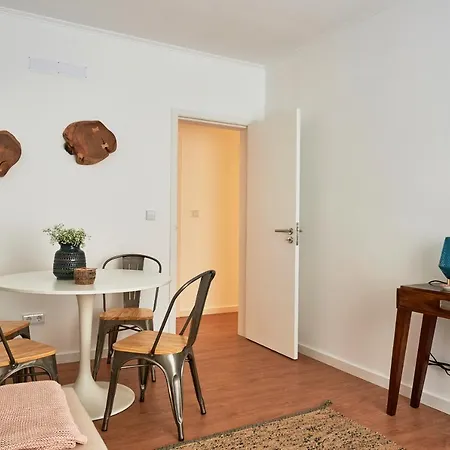 Belém Light Filled With Patio, By Timecooler Appartement *