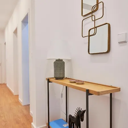 Appartement Belém Light Filled With Patio, By Timecooler