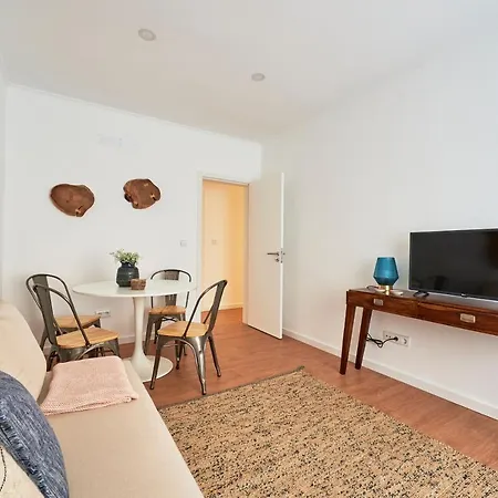 Appartement Belém Light Filled With Patio, By Timecooler