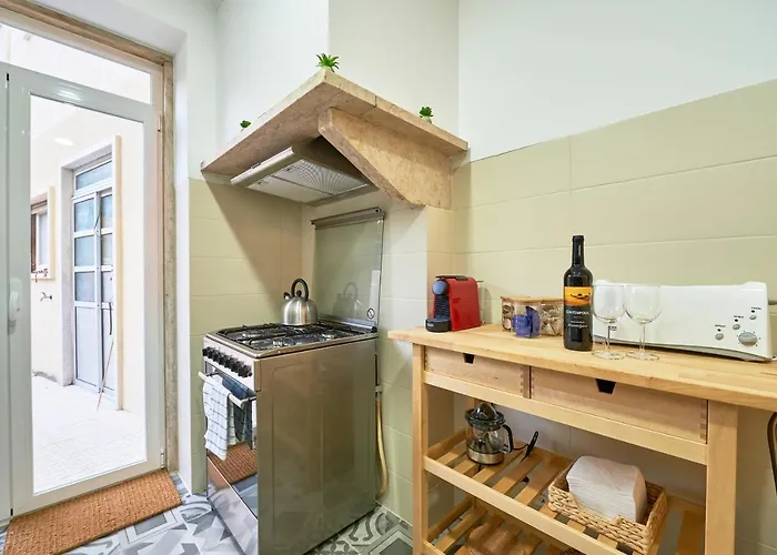 Belem Light Filled With Patio, By Timecooler Apartman *
